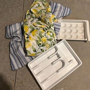 Lemon Print Fabric with Kitchen Utensil Tray